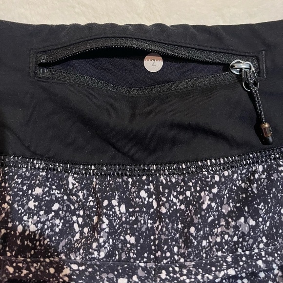 Lululemon Race Pace Short Mini Splatter White & Black size 2 athletic shorts - Picture 5 of 9